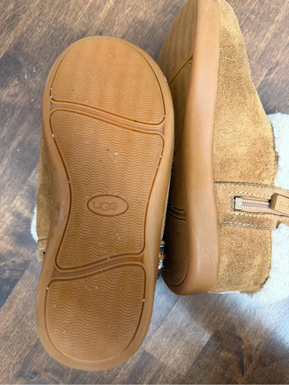 UGG Kids Chestnut Suede Boots with Cream Sherpa Cuff